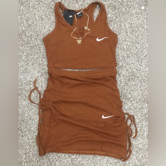 BROWN Swoosh check mark
Two-piece summer skirt set - Picture 3 of 7